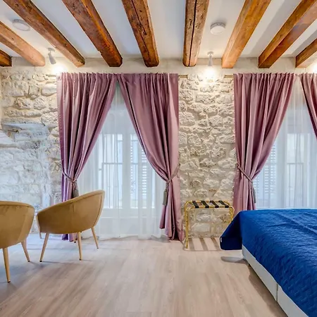 Princ Heritage Pensión 4*